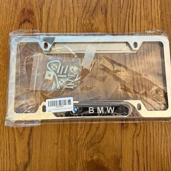 BMW License Plate Frame In Silver Set of 2 NWT - Picture 5 of 6